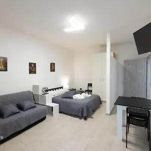  Appartamento Centro-10min Design Loft, Free Wi-fi Italia